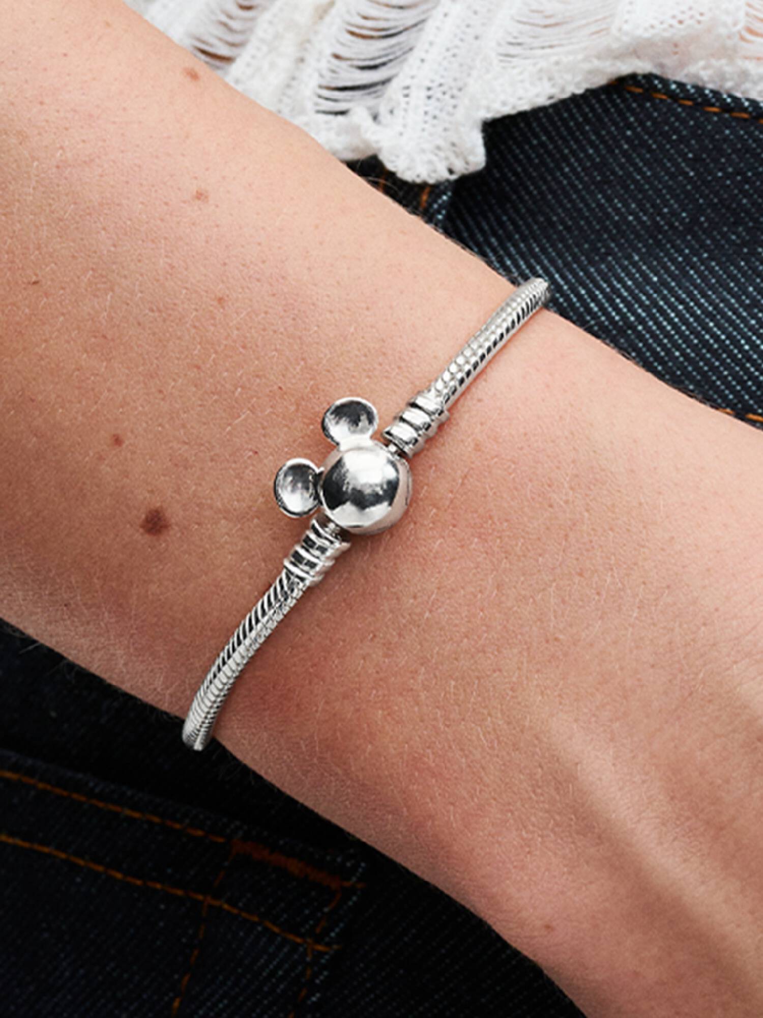 Pulsera Pandora Moments Cadena de Serpiente con Cierre Mickey Mouse de Disney