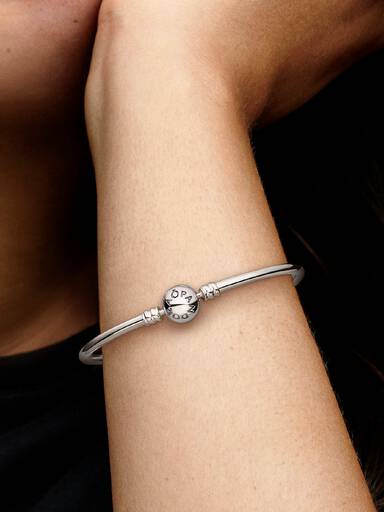 Pulsera Rígida con Cierre del Logotipo