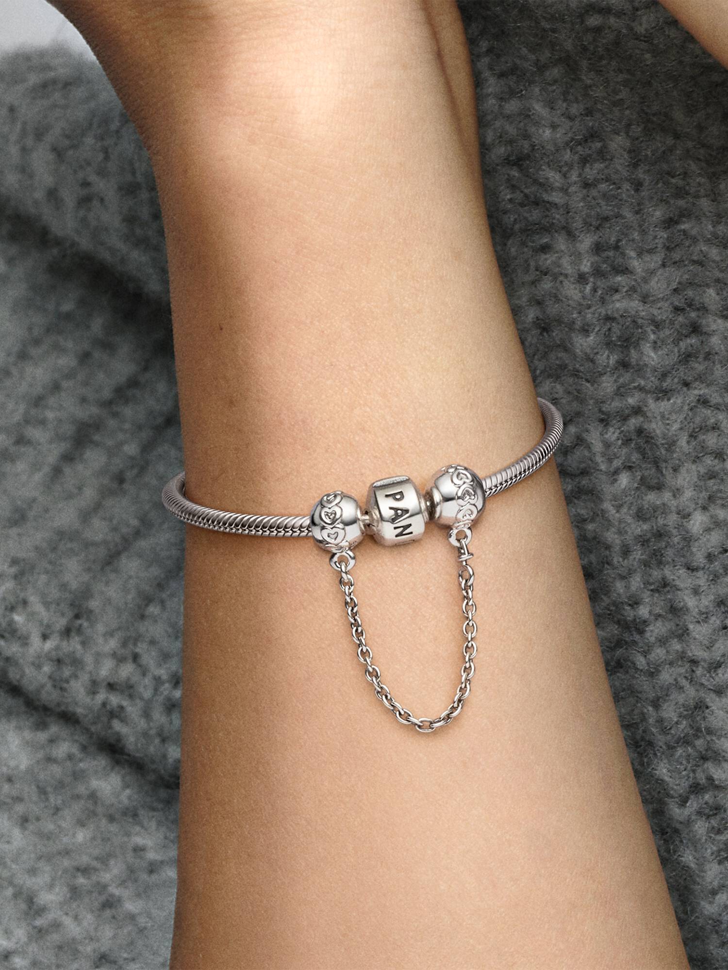 Charm de Cadena de Seguridad Banda de Corazones