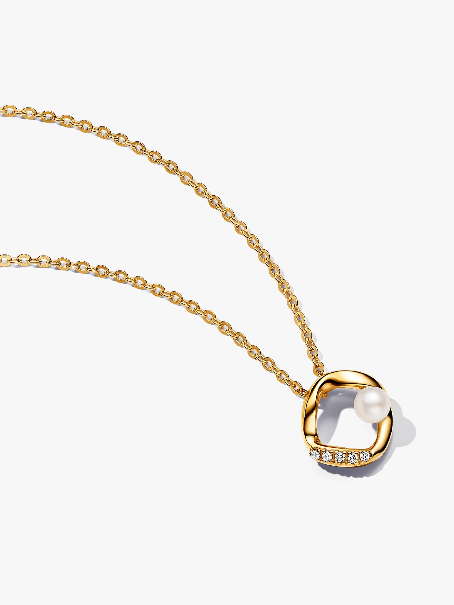 Collar Círculo Forma Orgánica en Pavé y Perla Cultivada de Agua Dulce