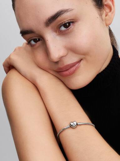 Pulsera Diseño Cadena de Serpiente y Corazón de Moments