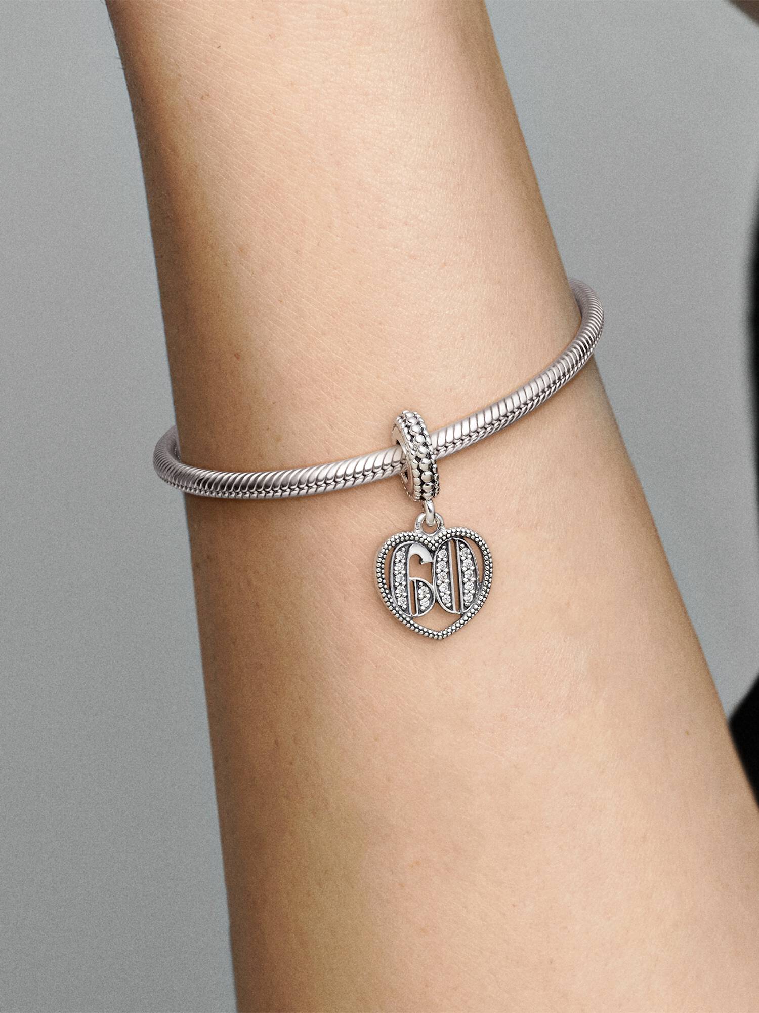 Charm colgante en plata de ley 60 Años de Amor