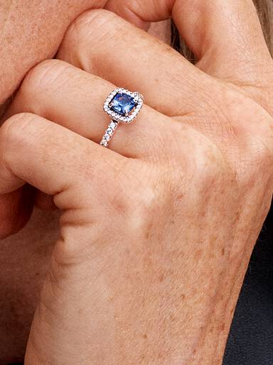 Anillo Halo Azul Cuadrado Brillante