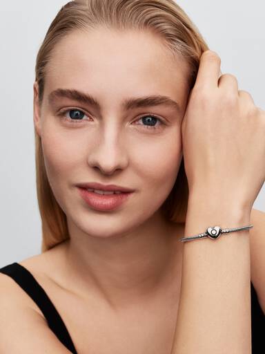 Pulsera Cadena de Serpiente con Cierre de Corazón Pandora Moments