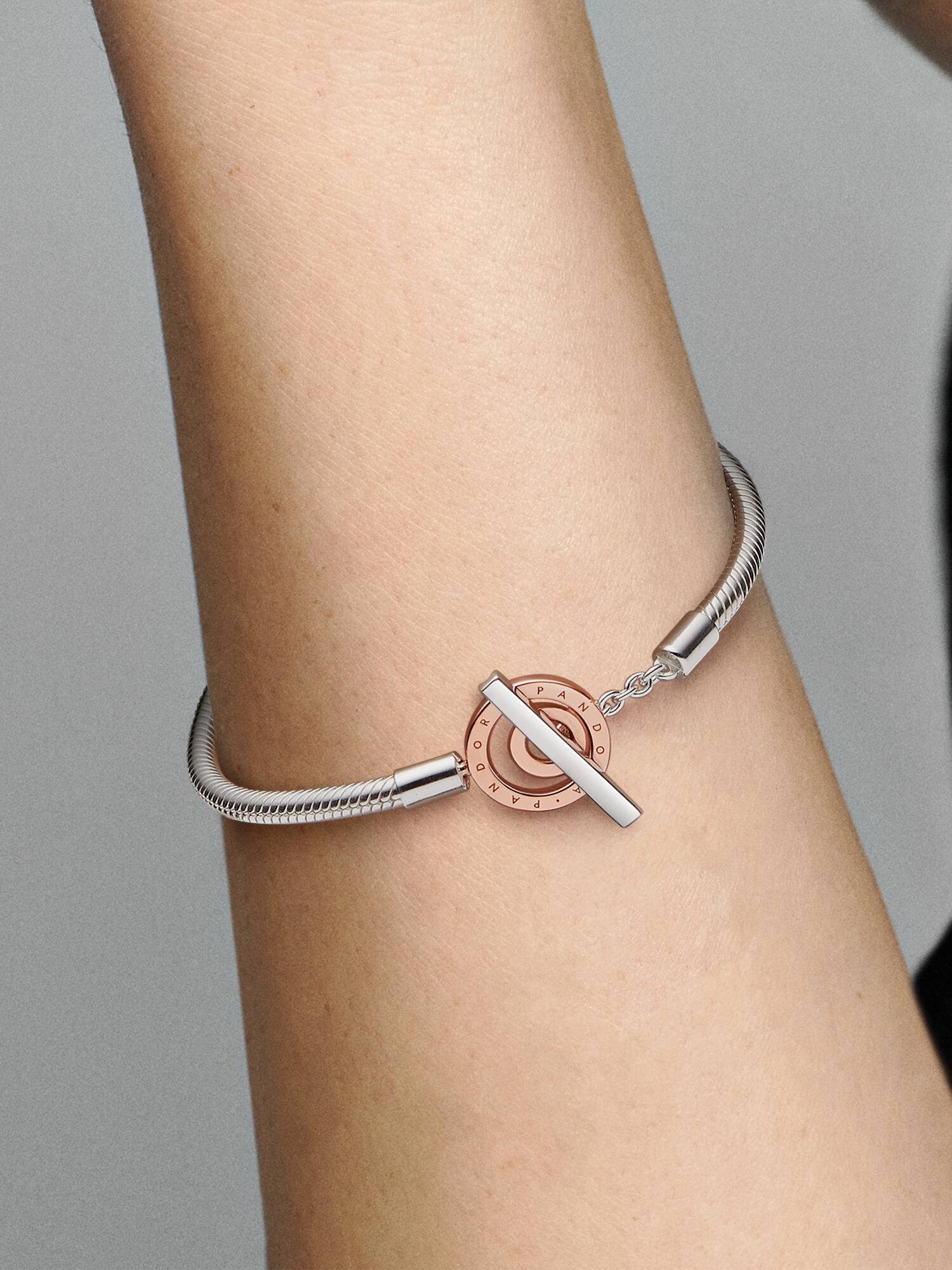 Pulsera Pandora Moments Cadena de Serpiente Cierre en T