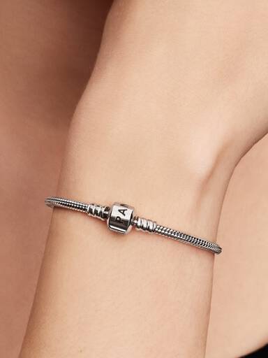 Pulsera Cadena de Serpiente con Cierre de Barril Pandora Moments