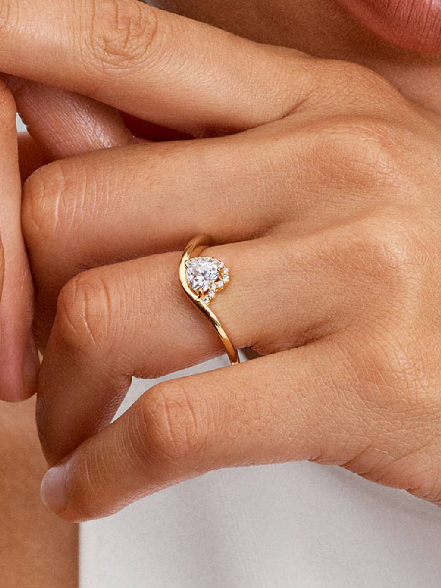 Anillo Corazón Ondulado