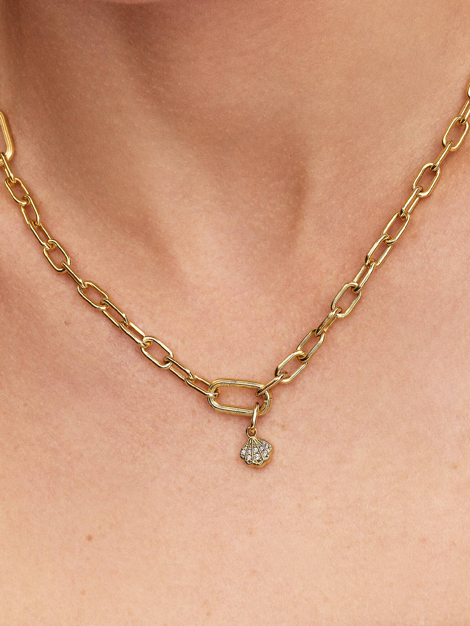 Charm Mini Colgante Concha Brillante