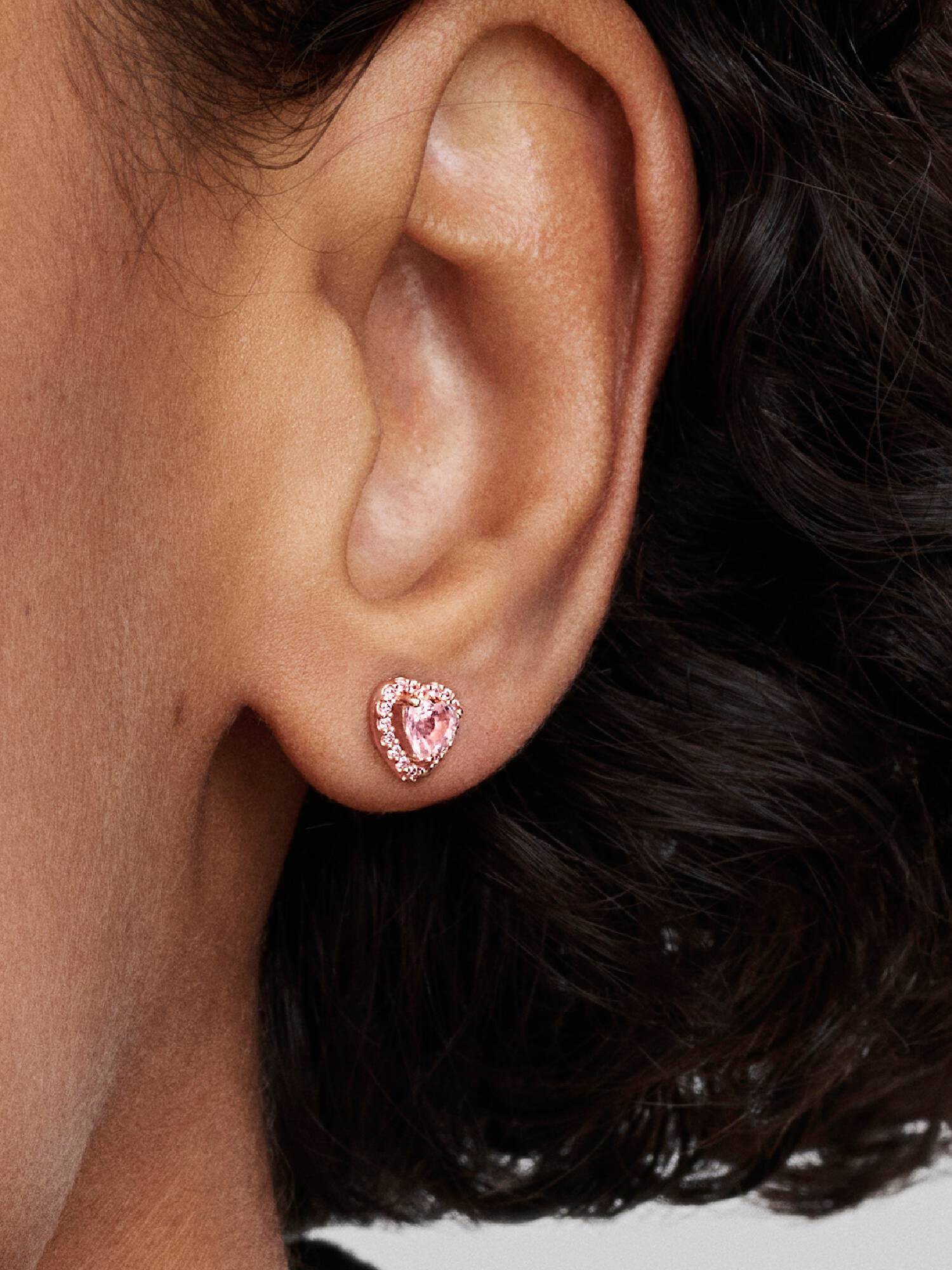 Pendientes de Botón Corazón Elevado Rosa