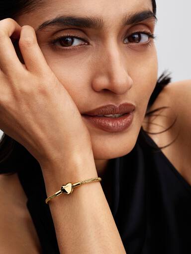 Pulsera de Cadena de Serpiente con Cierre Corazón Facetado Grabable