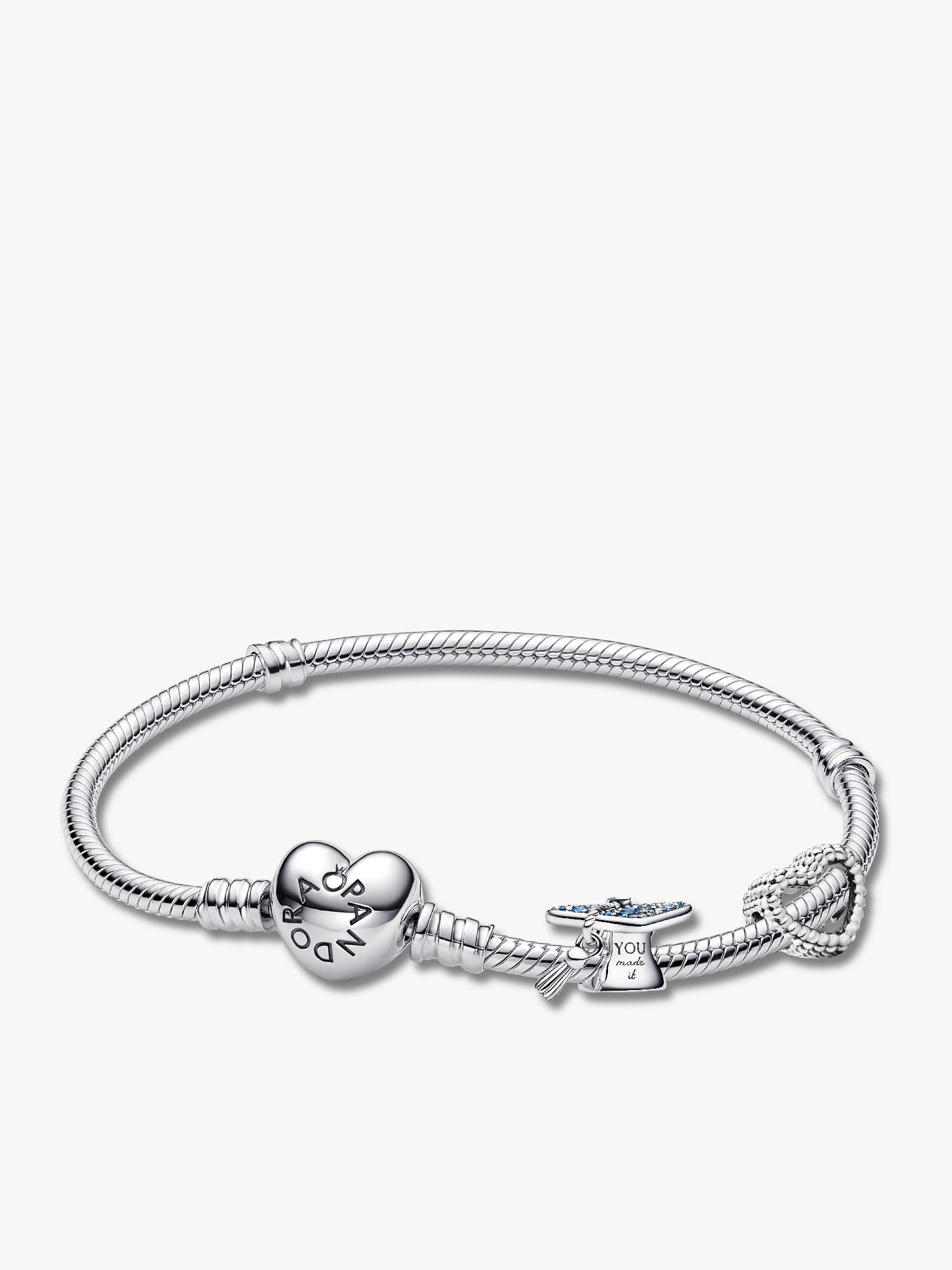 Conjunto de Regalo Pulsera Corazón Moments y Charms Graduación y Corazón