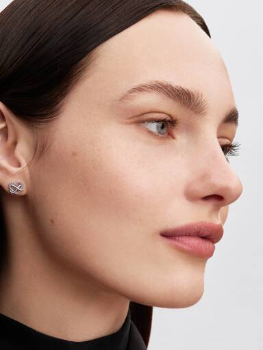 Pendientes de Botón Corazón Infinito Rosa Brillante