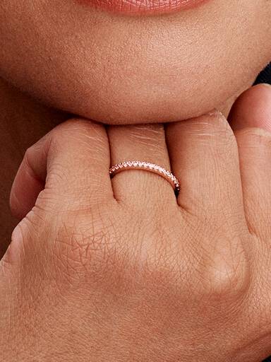 Anillo Banda Rosa Brillante