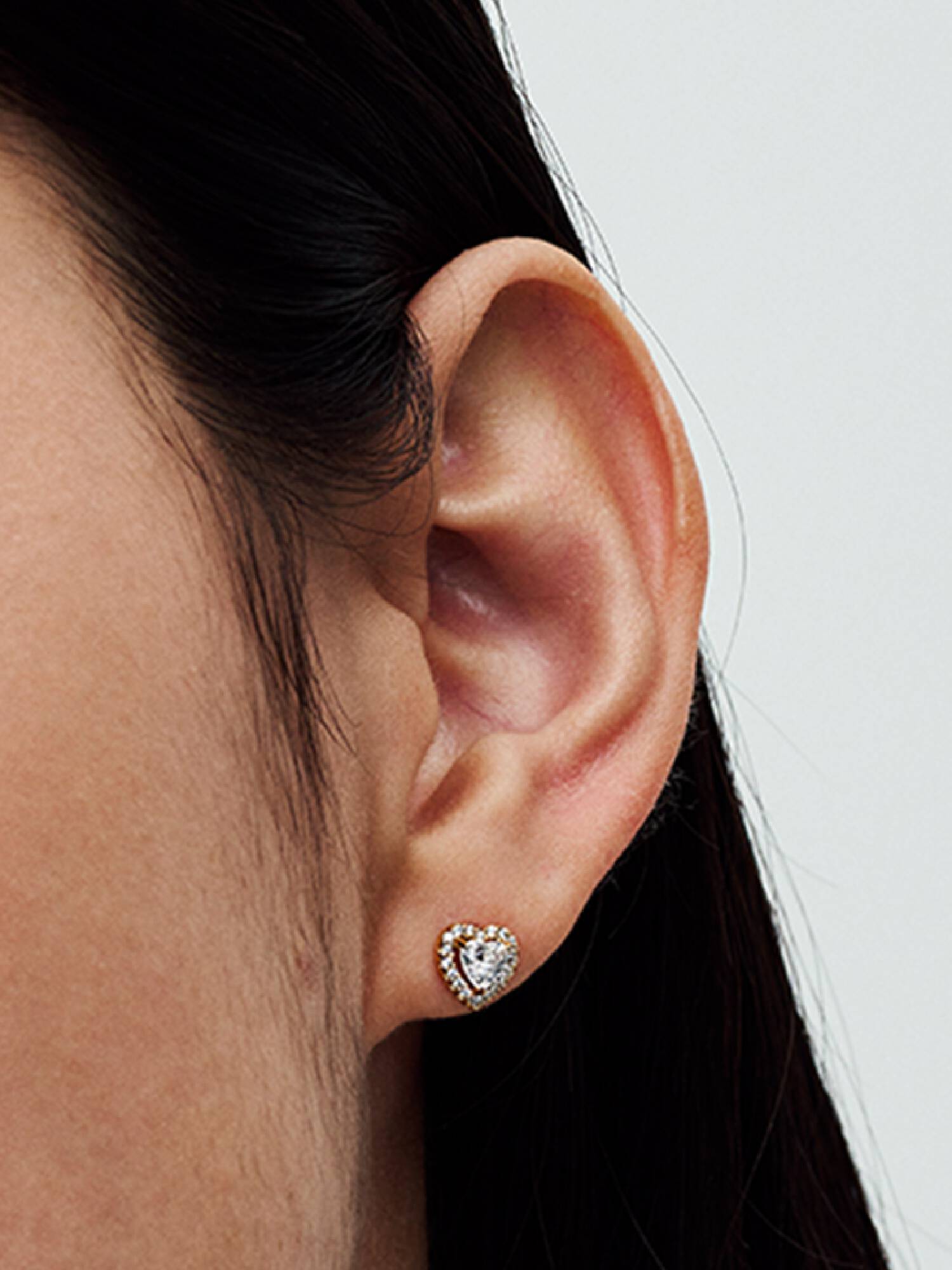 Pendientes de Botón Corazón Brillante en Relieve