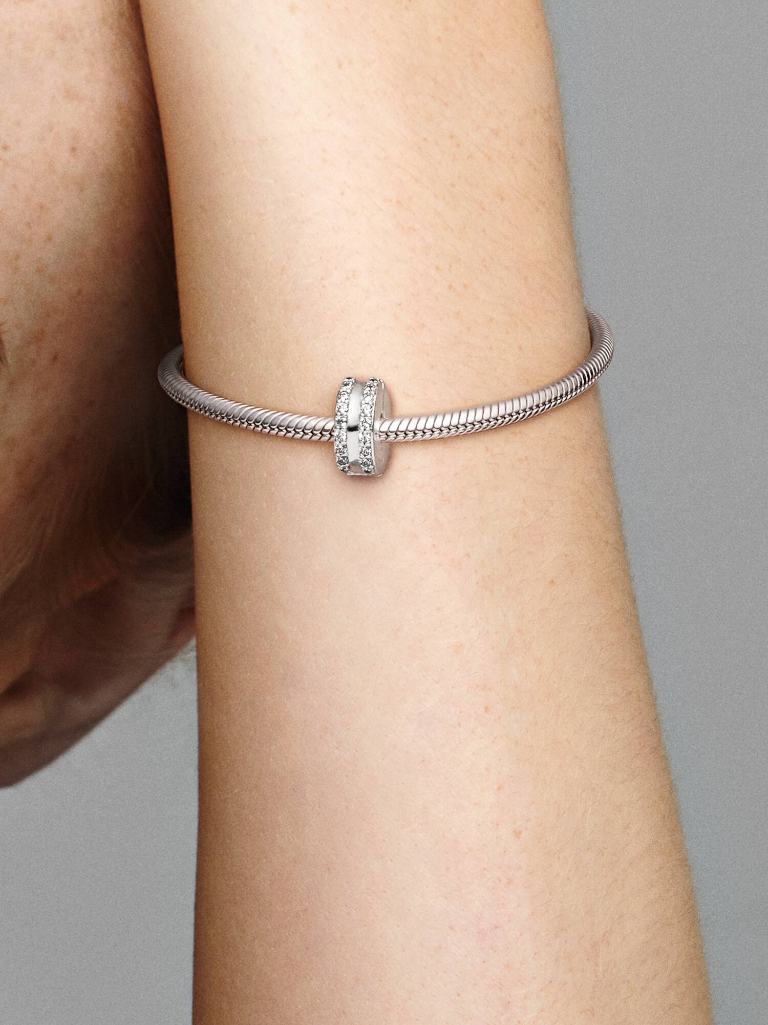 Charm de Clip Doble Línea en Pavé