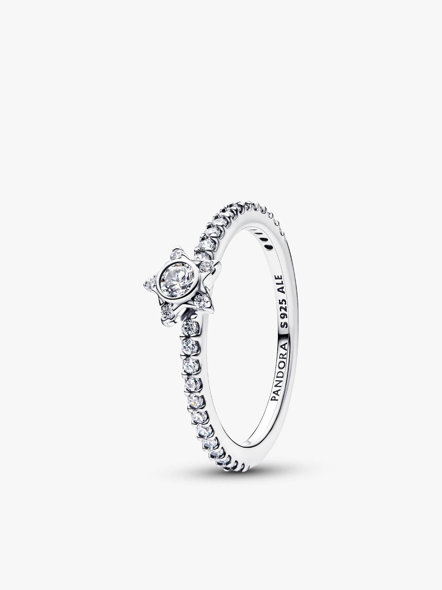 Anillo Estrella Brillante en Pavé