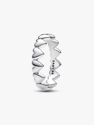 Anillo Fila de Corazones