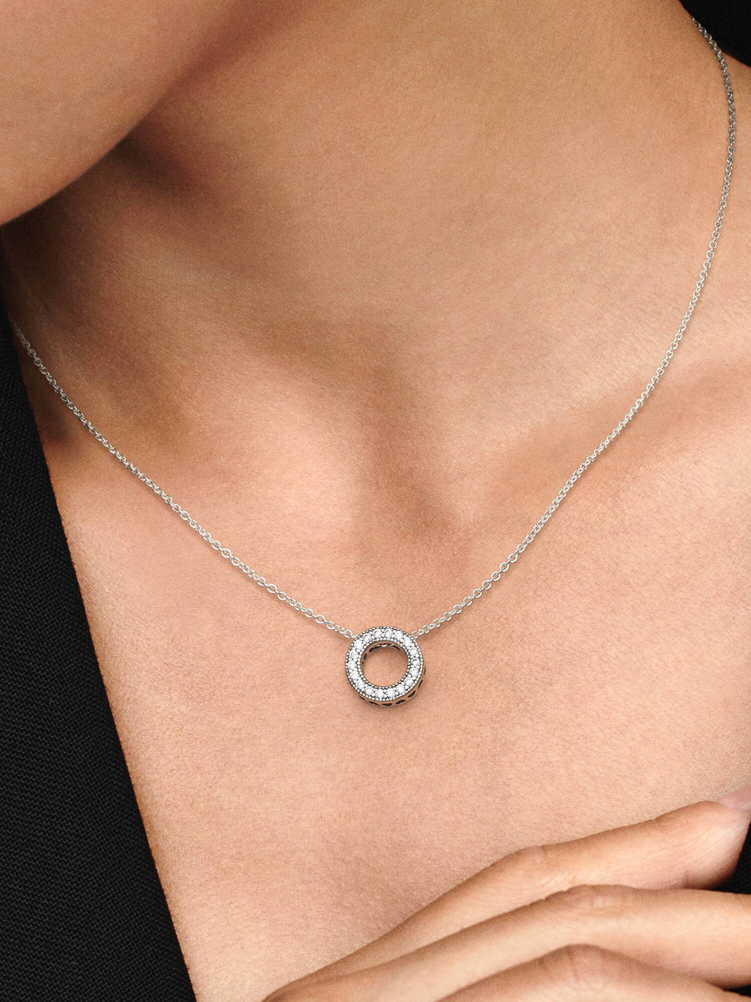 Collar Círculo de Pavé
