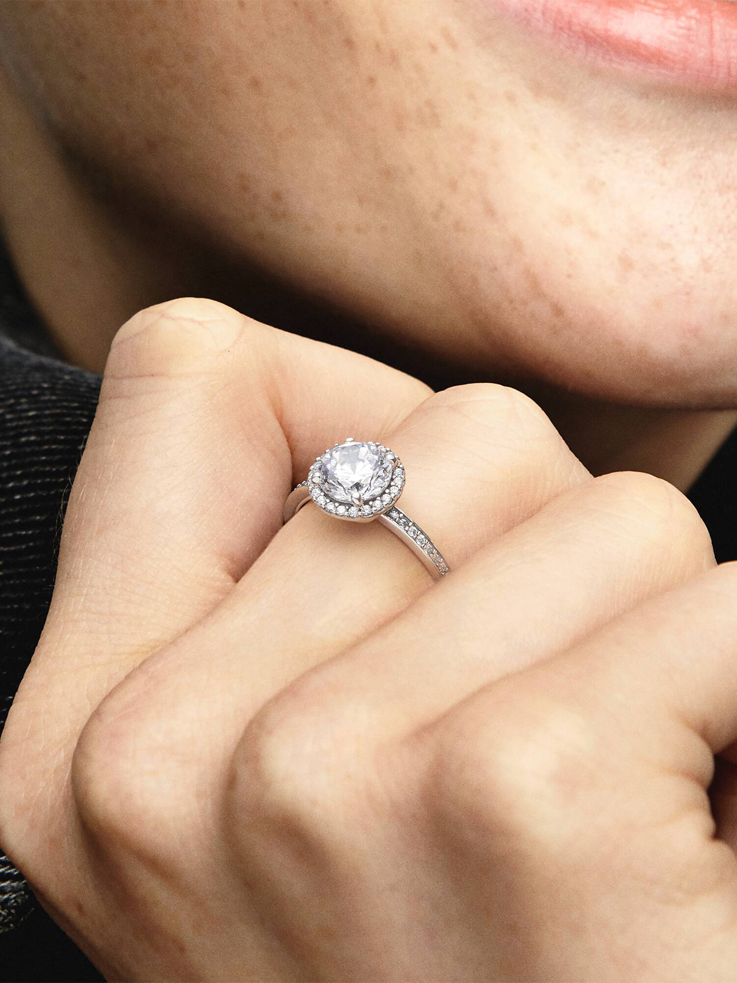 Anillo Brillante Redondo