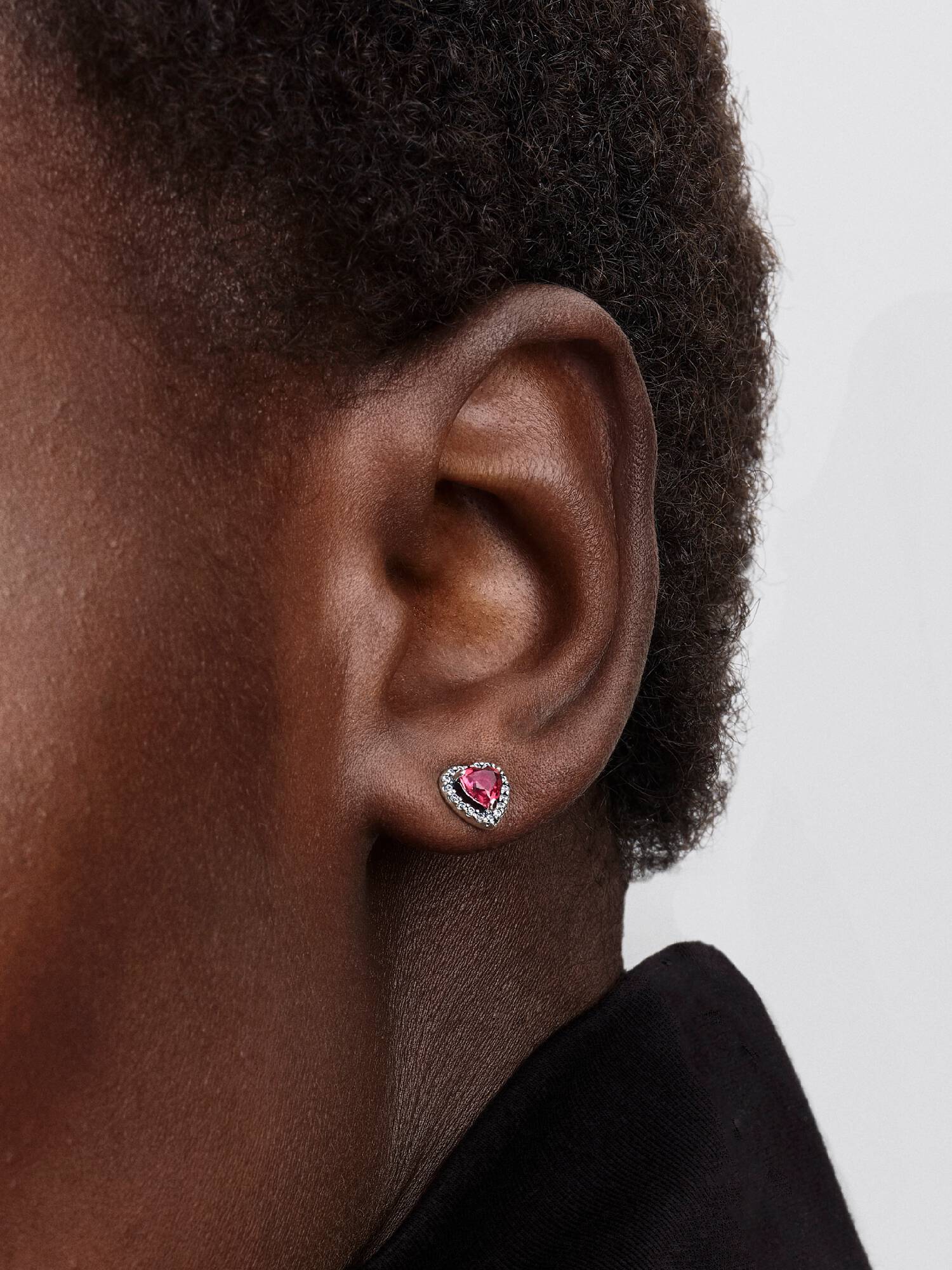 Pendientes de Botón Corazón Elevado Rojo