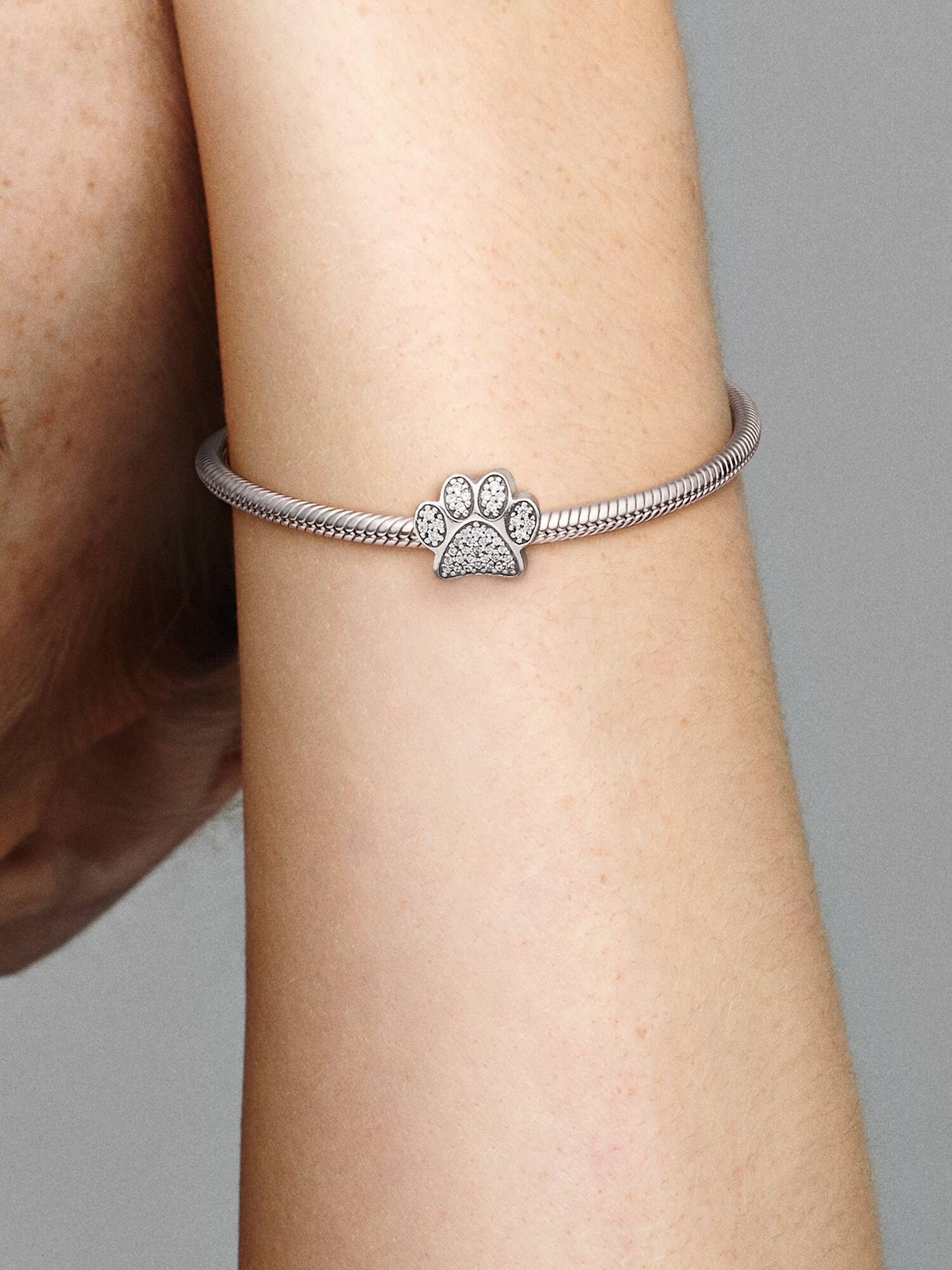 Charm Huella Brillante