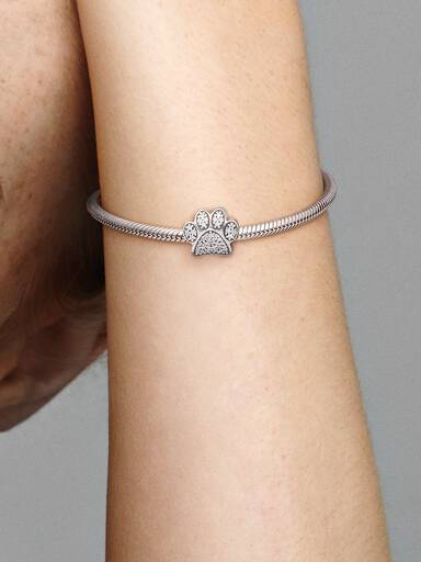 Charm Huella Brillante