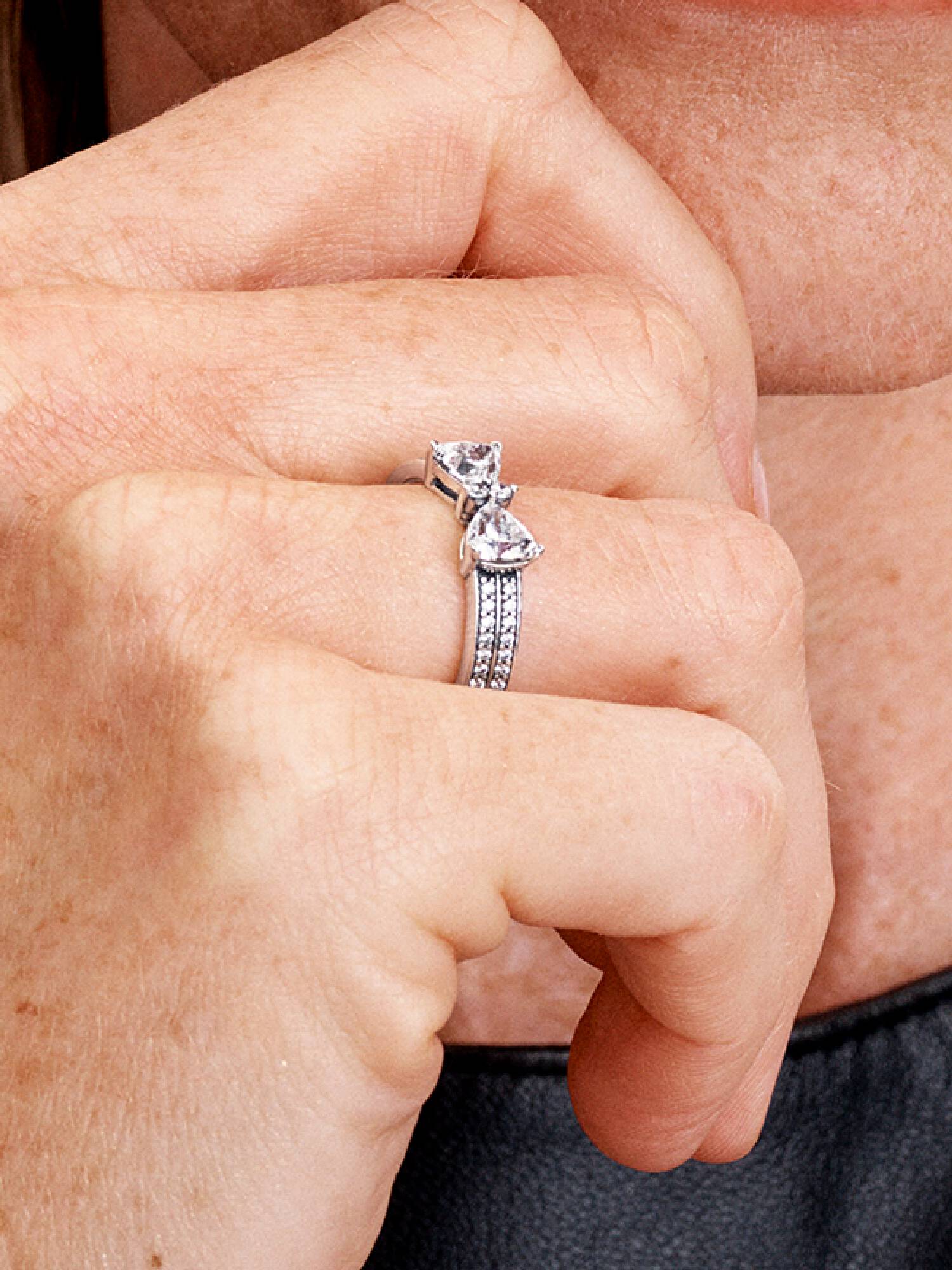 Anillo Doble Banda Lazo Brillante