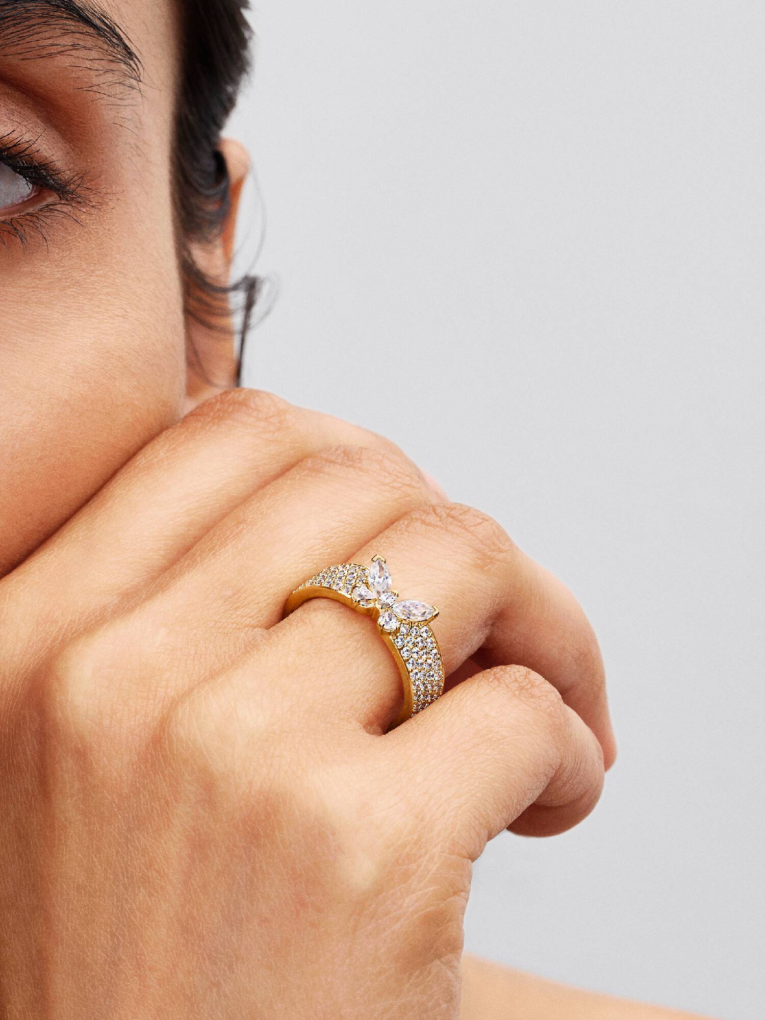 Anillo Ancho Mariposa Brillante