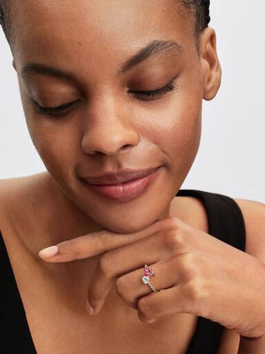 Anillo Brillante Doble Corazón Rosa y Transparente