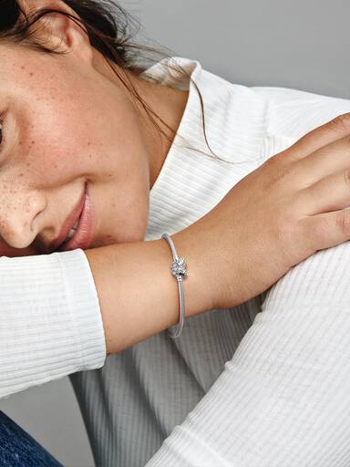 Pulsera de Cadena de Serpiente con Cierre de Mariposa
