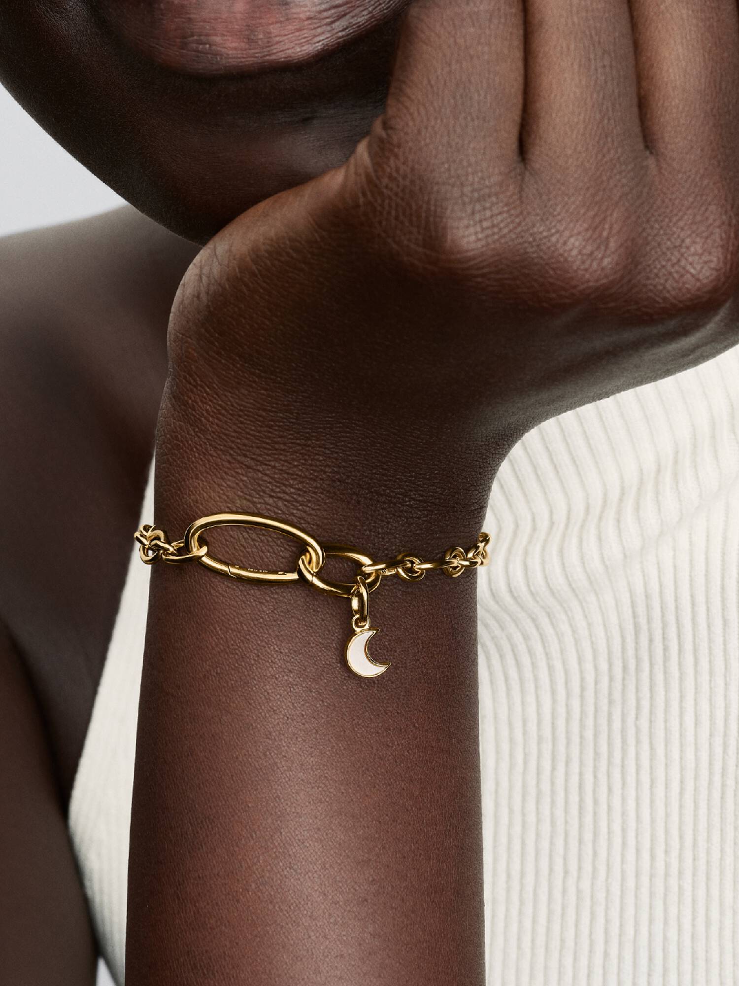 Charm Mini Colgante Luna Creciente Blanca