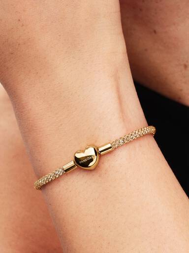 Pulsera Cadena de Tachuelas con Cierre de Corazón