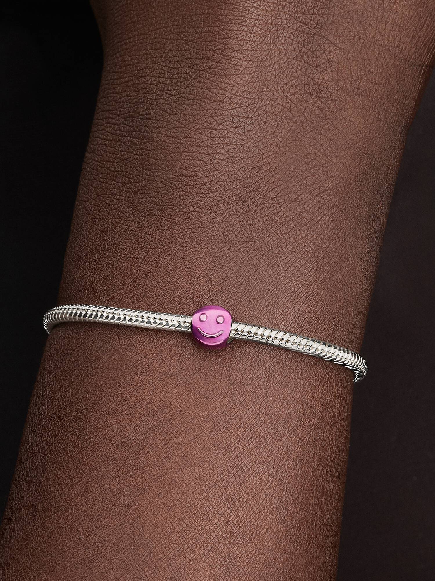 Charm Mini Cara Feliz Rosa