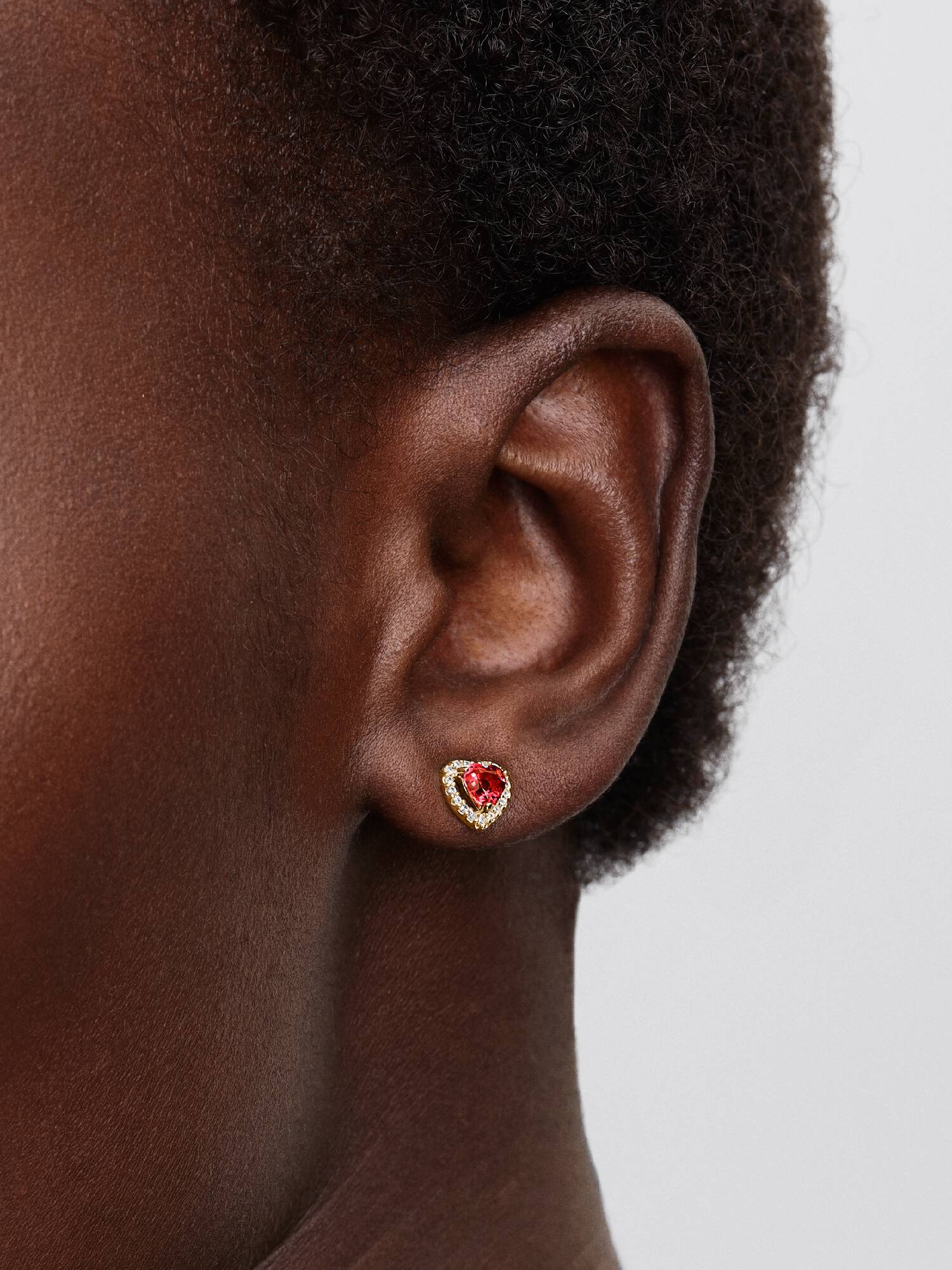 Pendientes de Botón Corazón Elevado