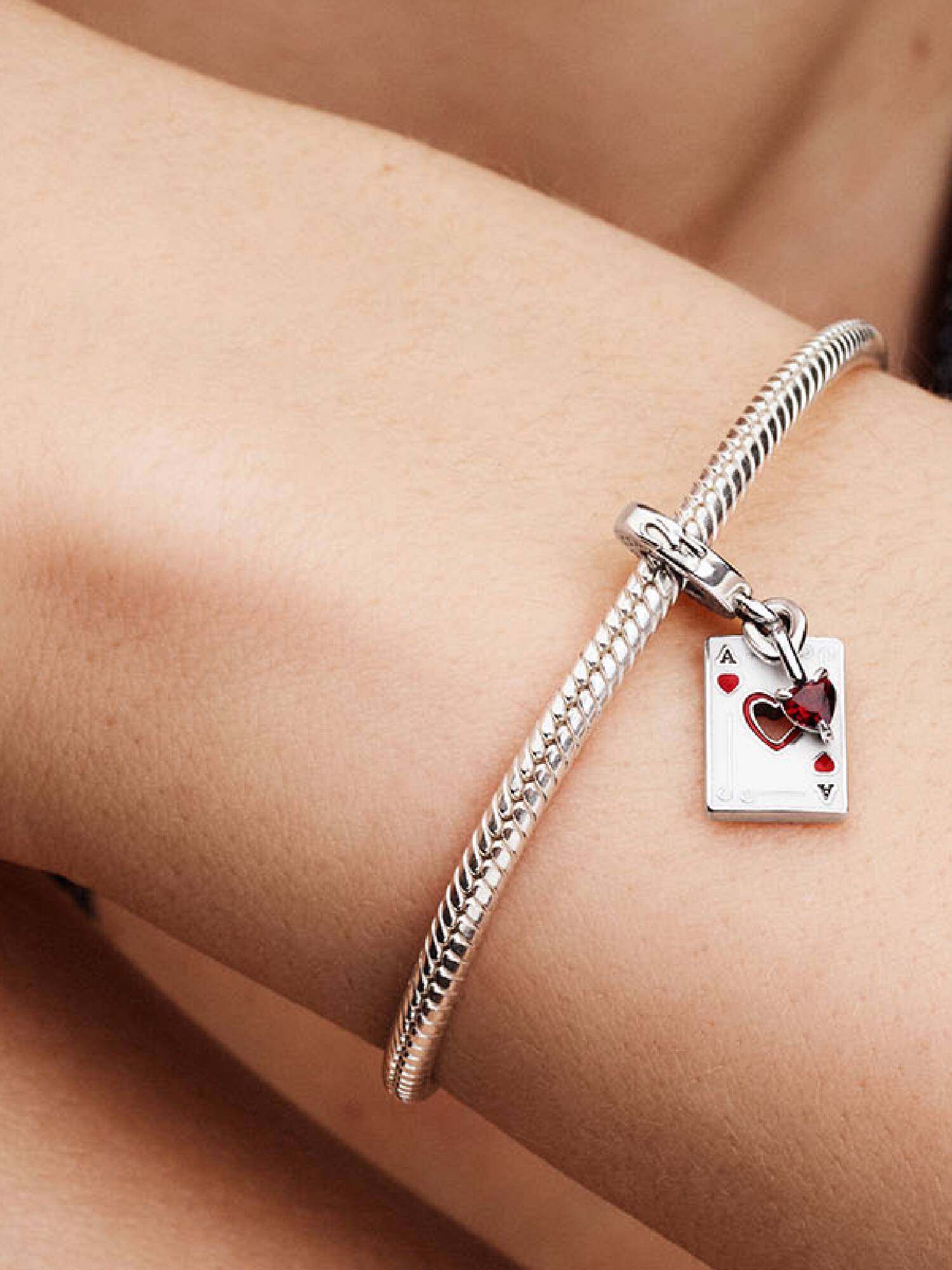 Charm Colgante Doble Reina de Corazones Villanos de Disney