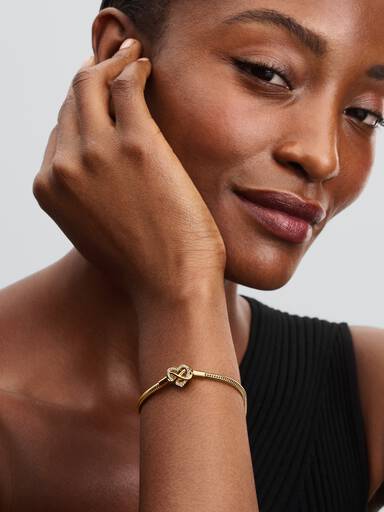 Pulsera de Cadena de Serpiente con Cierre de Corazón Infinito Brillante