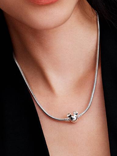Collar Pandora Moments Cadena de Serpiente con Cierre de Mickey Mouse de Disney