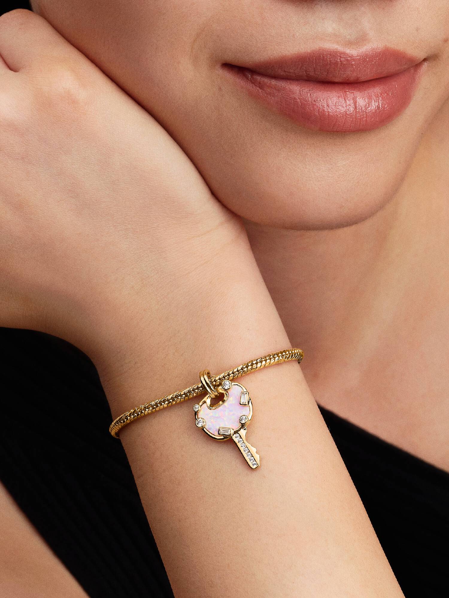 Charm Colgante Grande Llave Amor Rosa Opalescente
