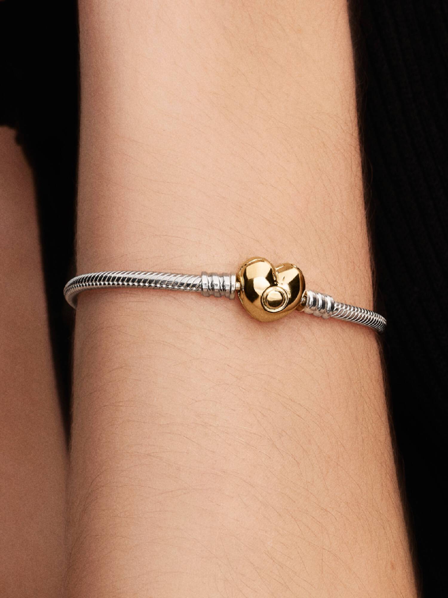 Pulsera de Cadena de Serpiente con Cierre de Corazón