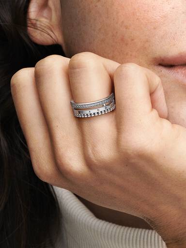 Anillo Pandora Signature Logo Pavé y Cuentas