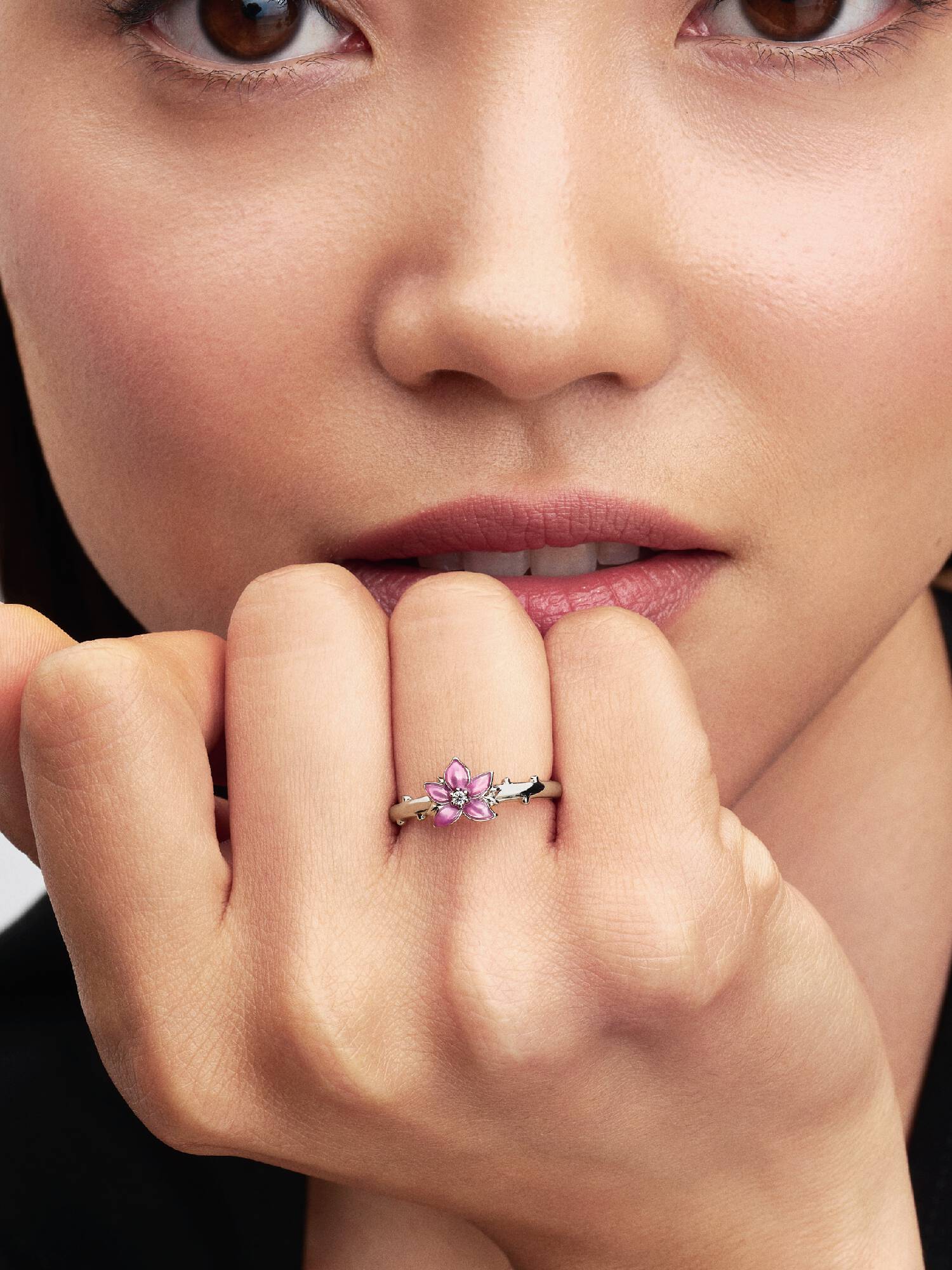 Anillo Flor de Cerezo Mulán de Disney