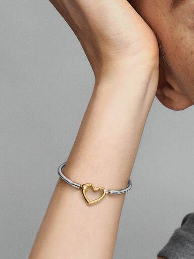 Collar de Cadena de Serpiente con Cierre de Corazón