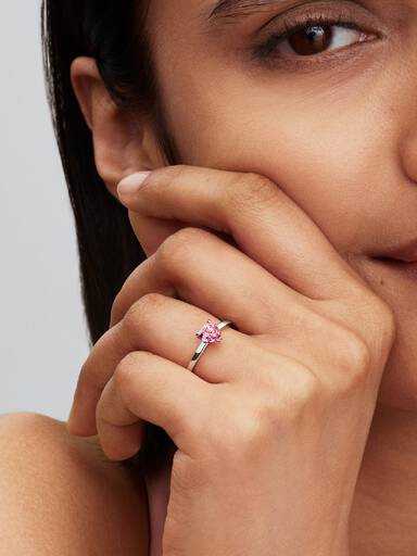 Anillo Solitario Corazón Brillante Rosa