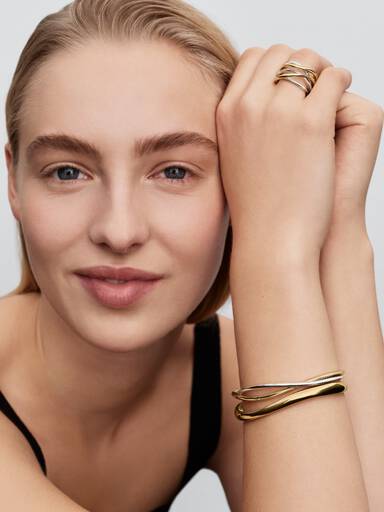 Anillo Bandas Entrelazadas Doble en Dos Tonos