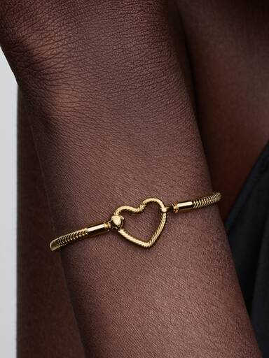 Pulsera de Cadena de Serpiente con Cierre de Corazón