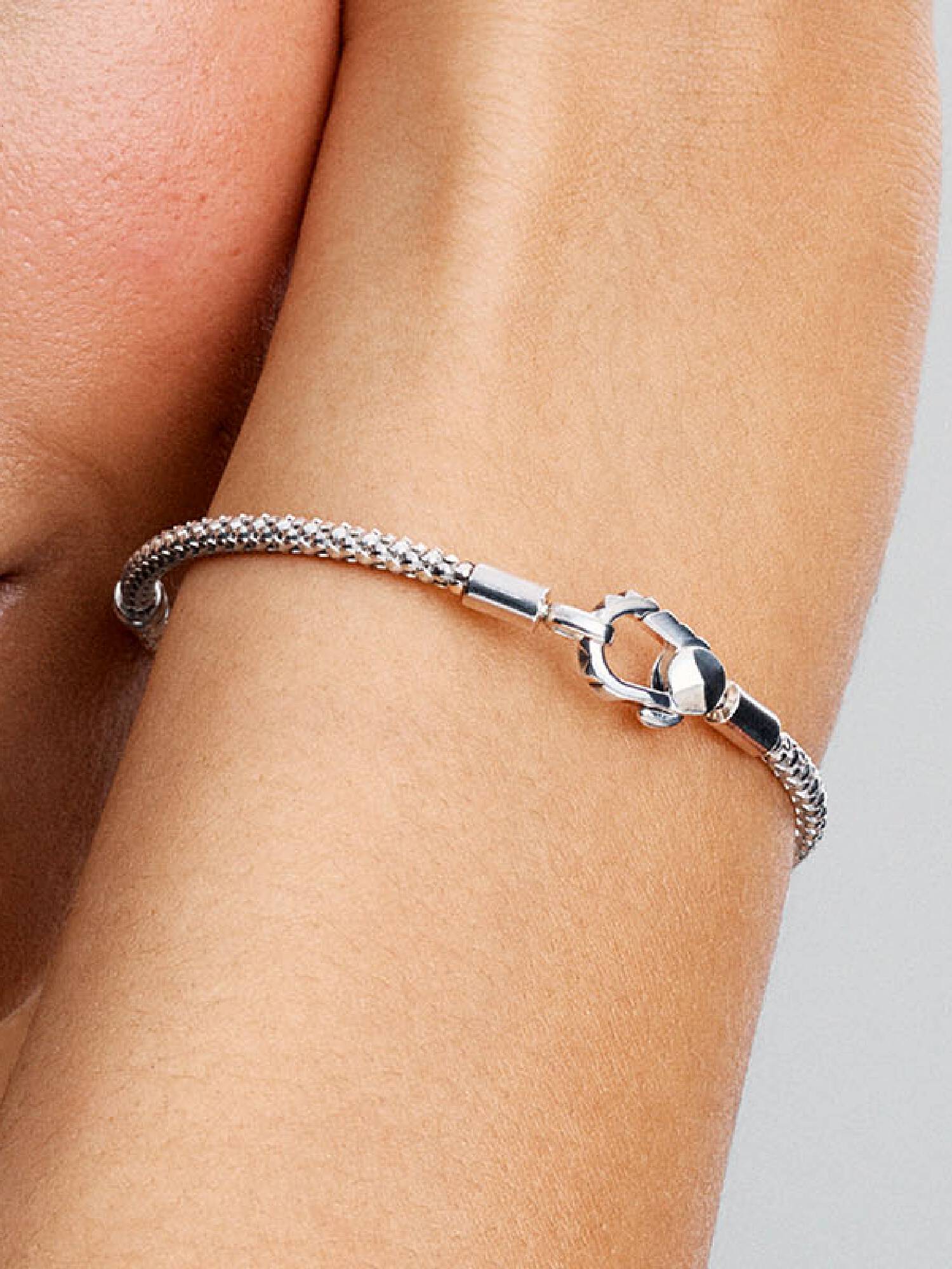 Pulsera Pandora Moments Cadena y Cierre con Tachuelas