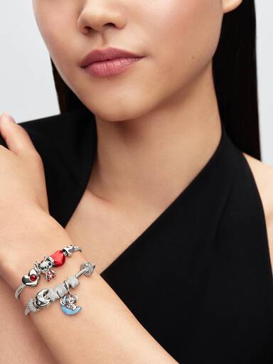 Charm Colgante Luna que brilla en la oscuridad Stitch de Disney