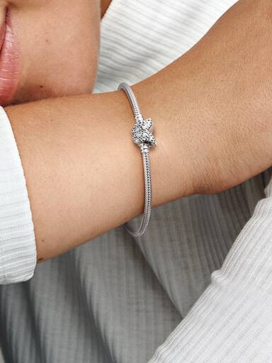 Pulsera de Cadena de Serpiente con Cierre de Mariposa
