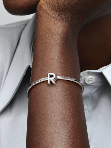 Charm en plata de ley Letra R