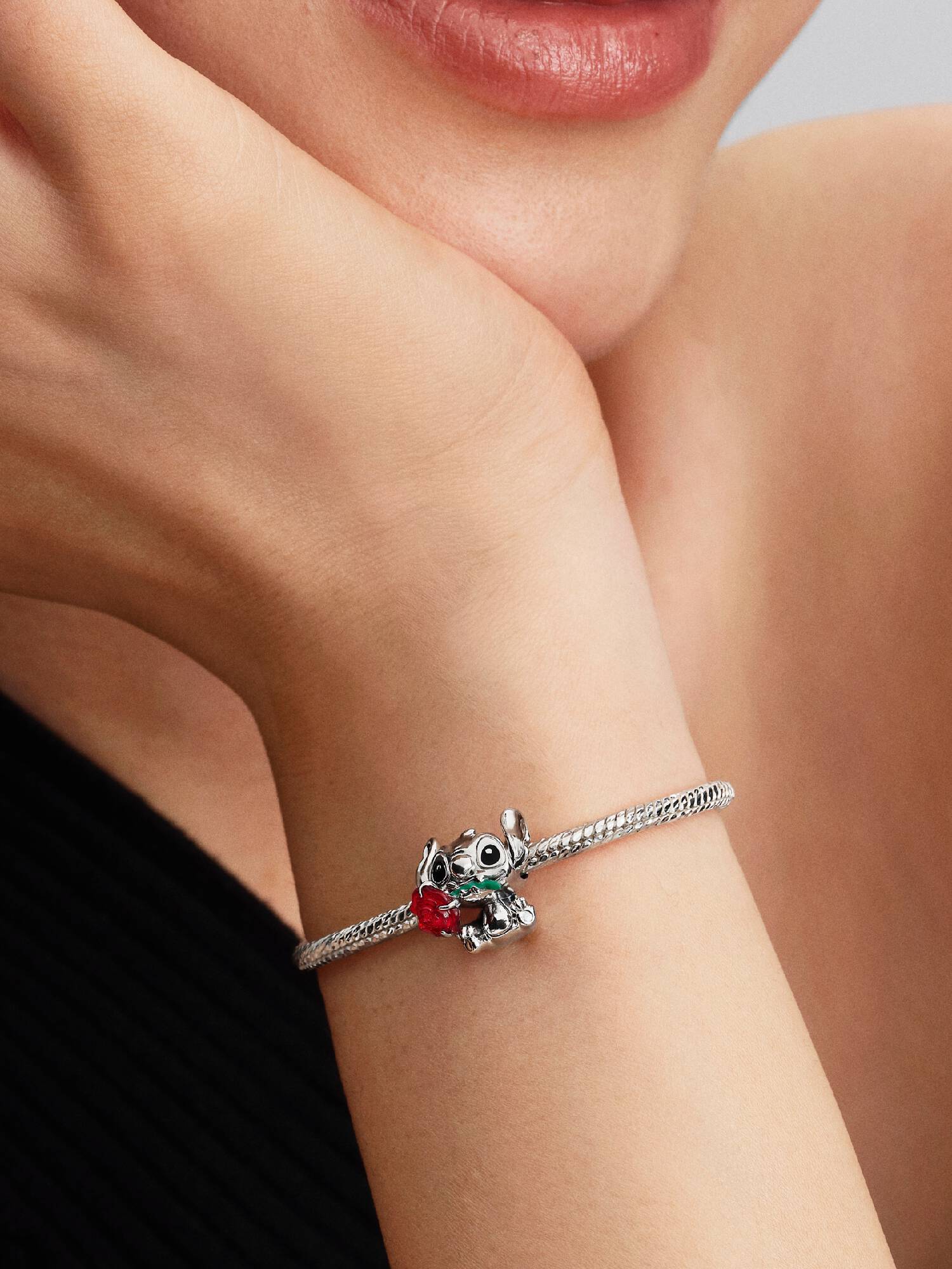 Charm Stitch de Disney con Rosa Cristal de Murano